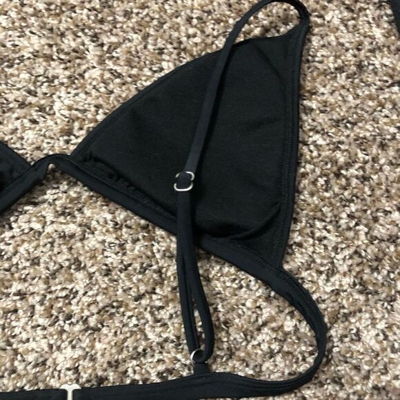 Black triangle bikini top w adjustable straps - Picture 6 of 6